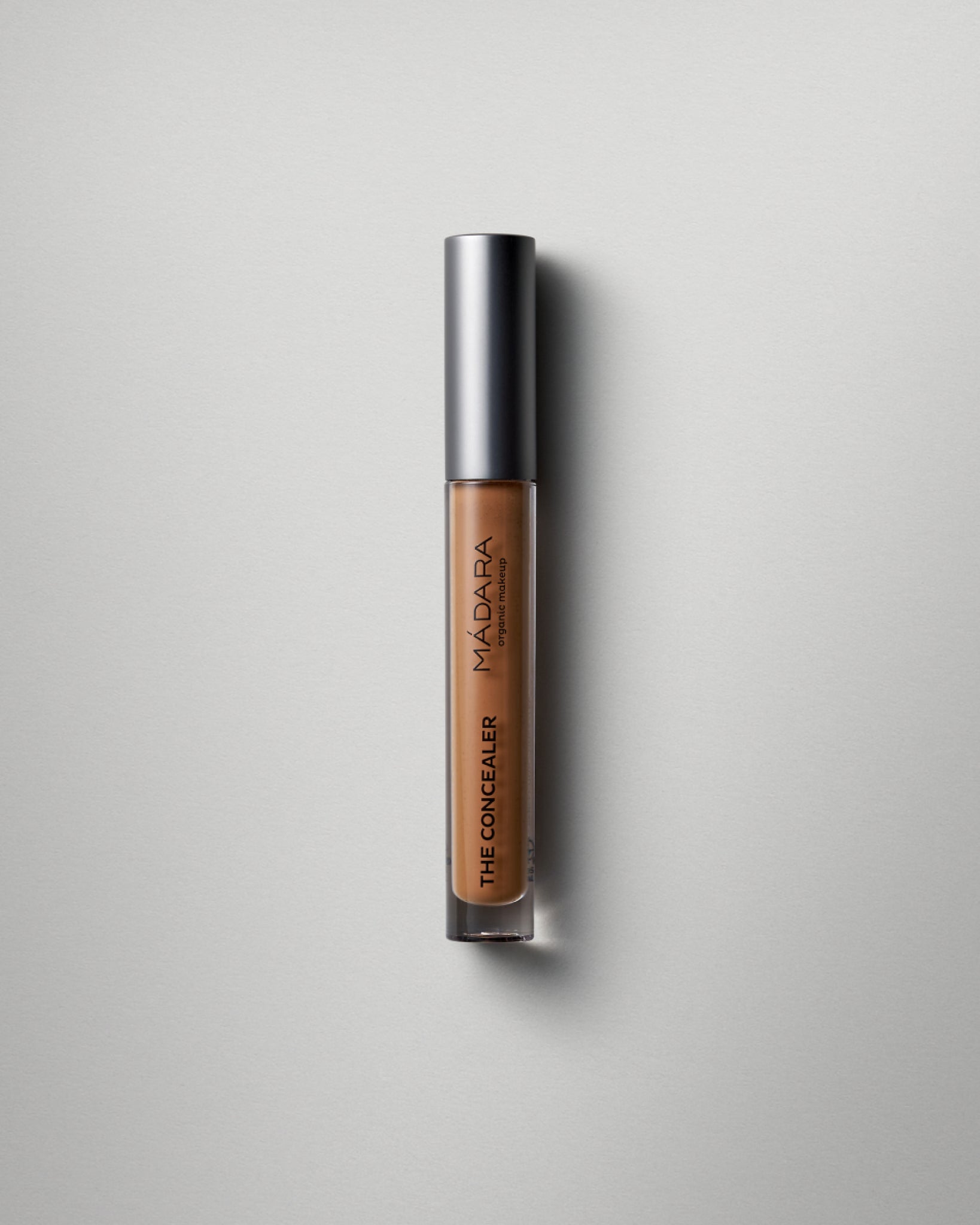 MÁDARA Organic Skincare concealer mocha madara A6105 concealer product photo on plain background.