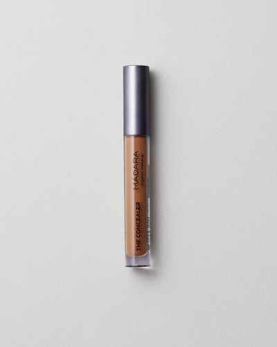 MÁDARA Organic Skincare rich soil concealer madara A6116 concealer product photo on plain background.