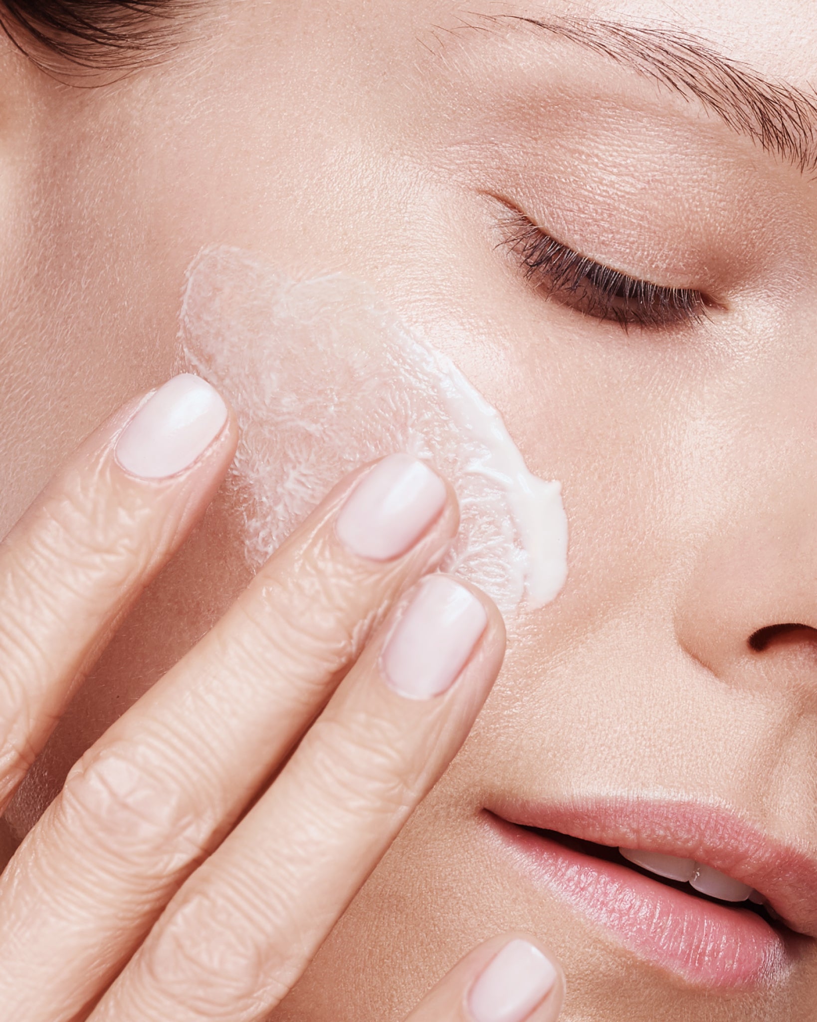 MÁDARA Organic Skincare cica hydrating cream madara A3012 face cream product photo on plain background.