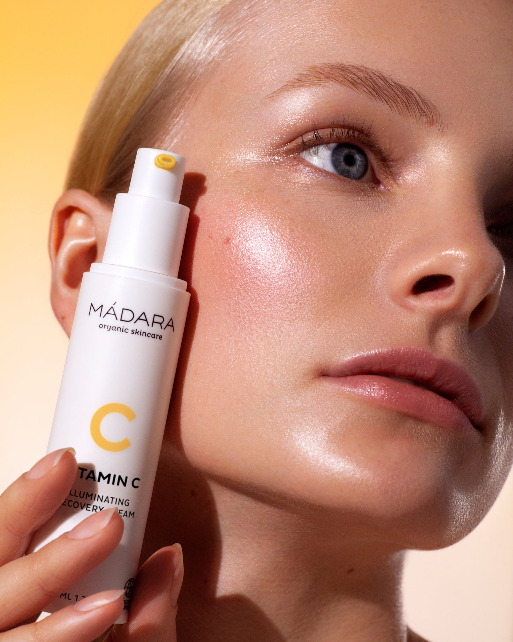 MADARA Vitamin C illuminating recovery cream
