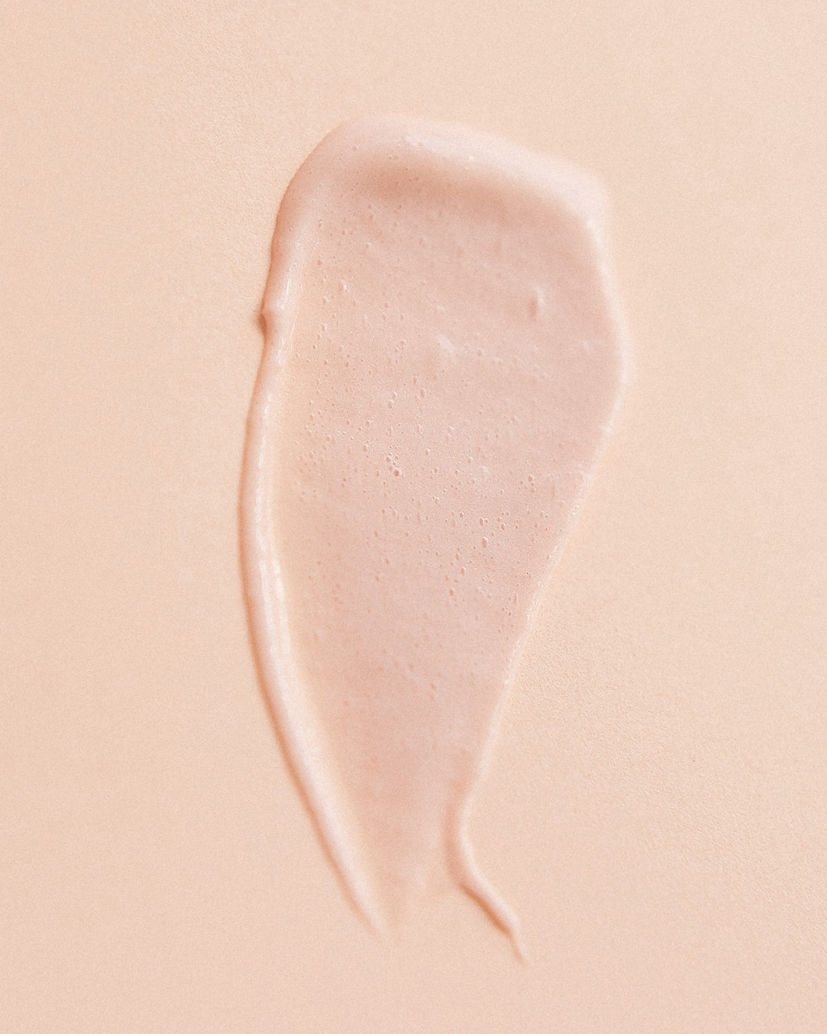 Texture close-up of MÁDARA Organic Skincare hydra recharge cream A3011 face cream �swatch demonstrates consistency and finish.