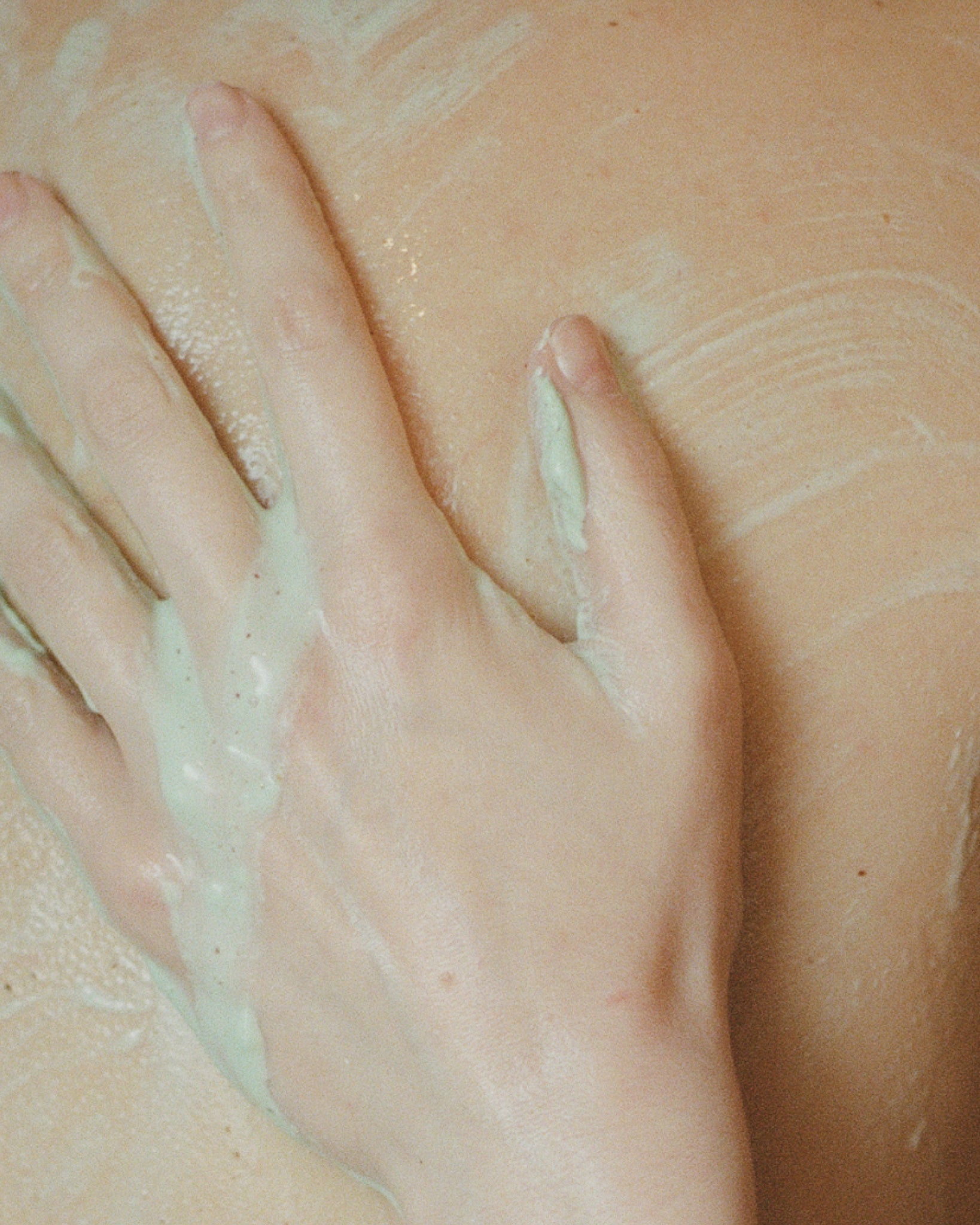 MADARA body exfoliator