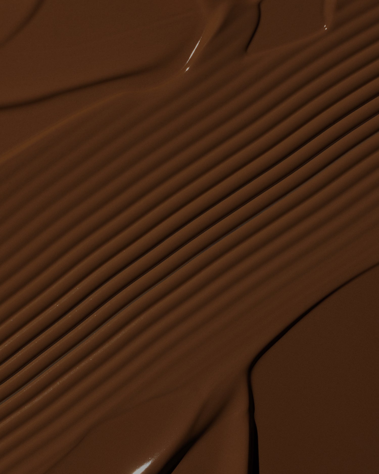 Texture close-up of MÁDARA Organic Skincare skinonym oak A6098 �swatch demonstrates consistency and finish.