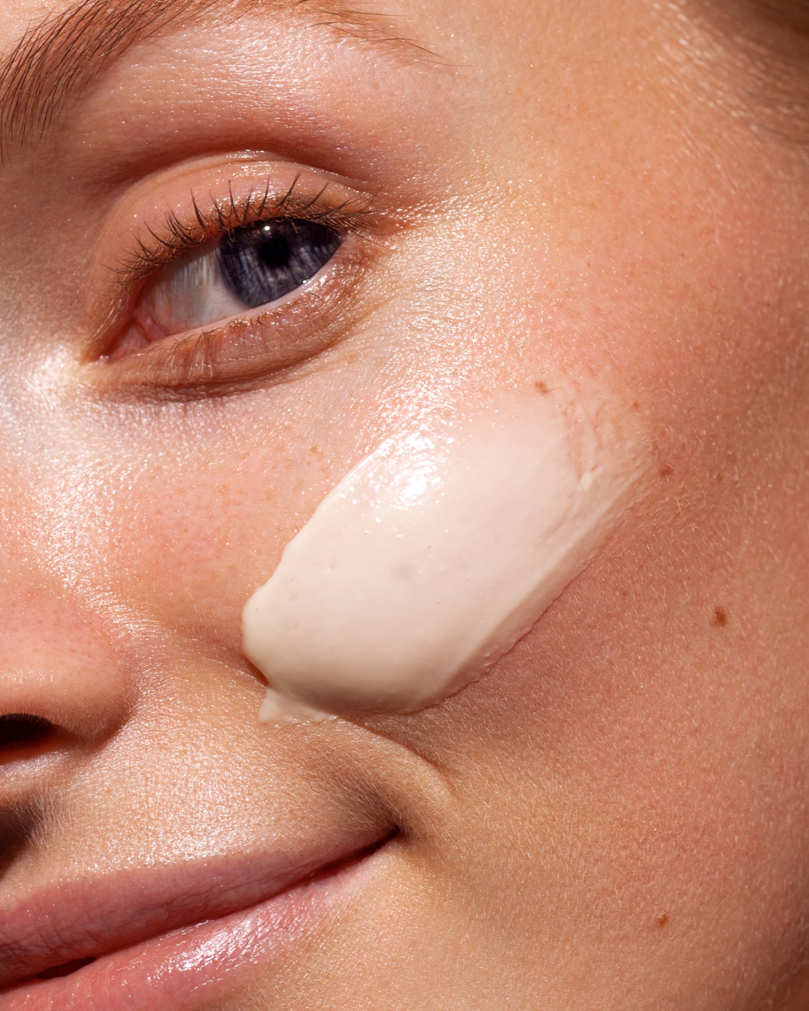 MADARA Vitamin C cream on model