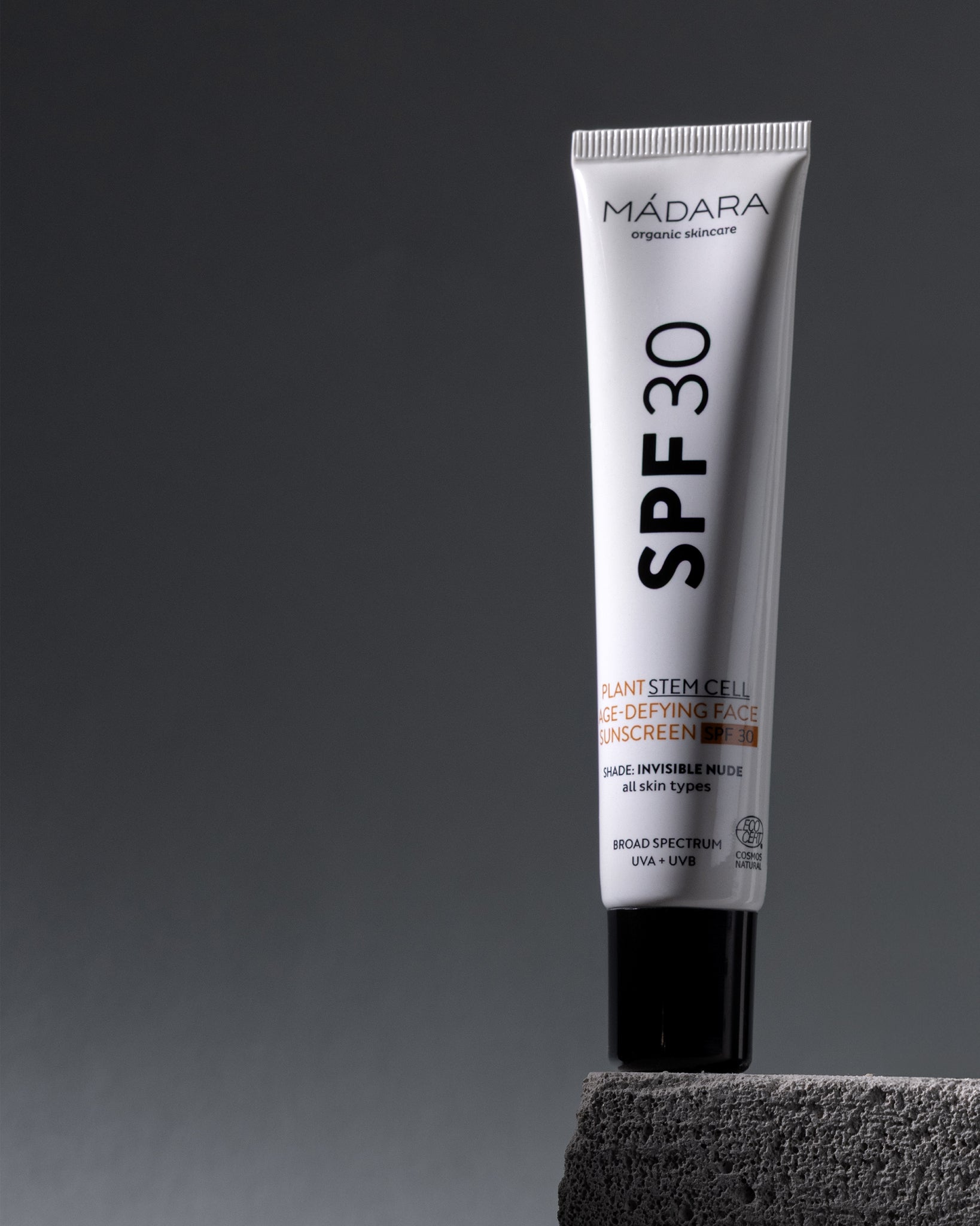 MÁDARA Organic Skincare uva uvb spf30 cream A3415 face cream product photo on plain background.