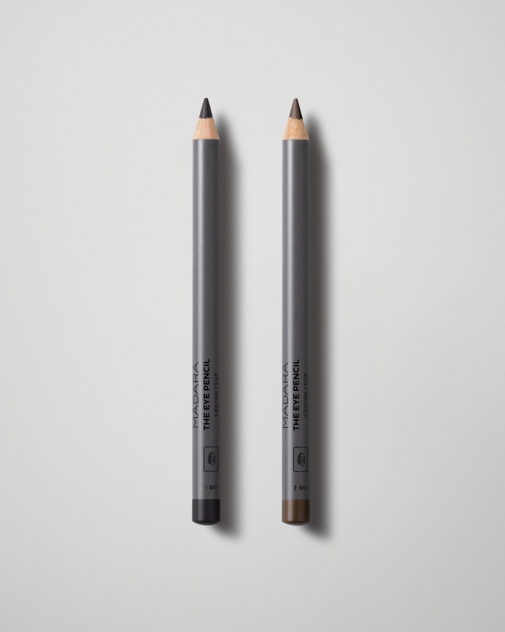 MÁDARA Organic Skincare the eye pencil shades A6882 eye contour care product photo on plain background.