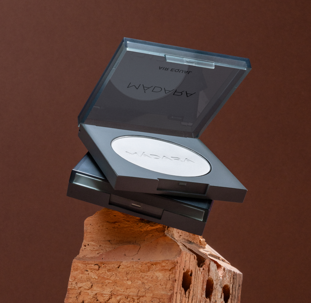madara cosmetic air equal Soft Silk Mineral Powder Translucent