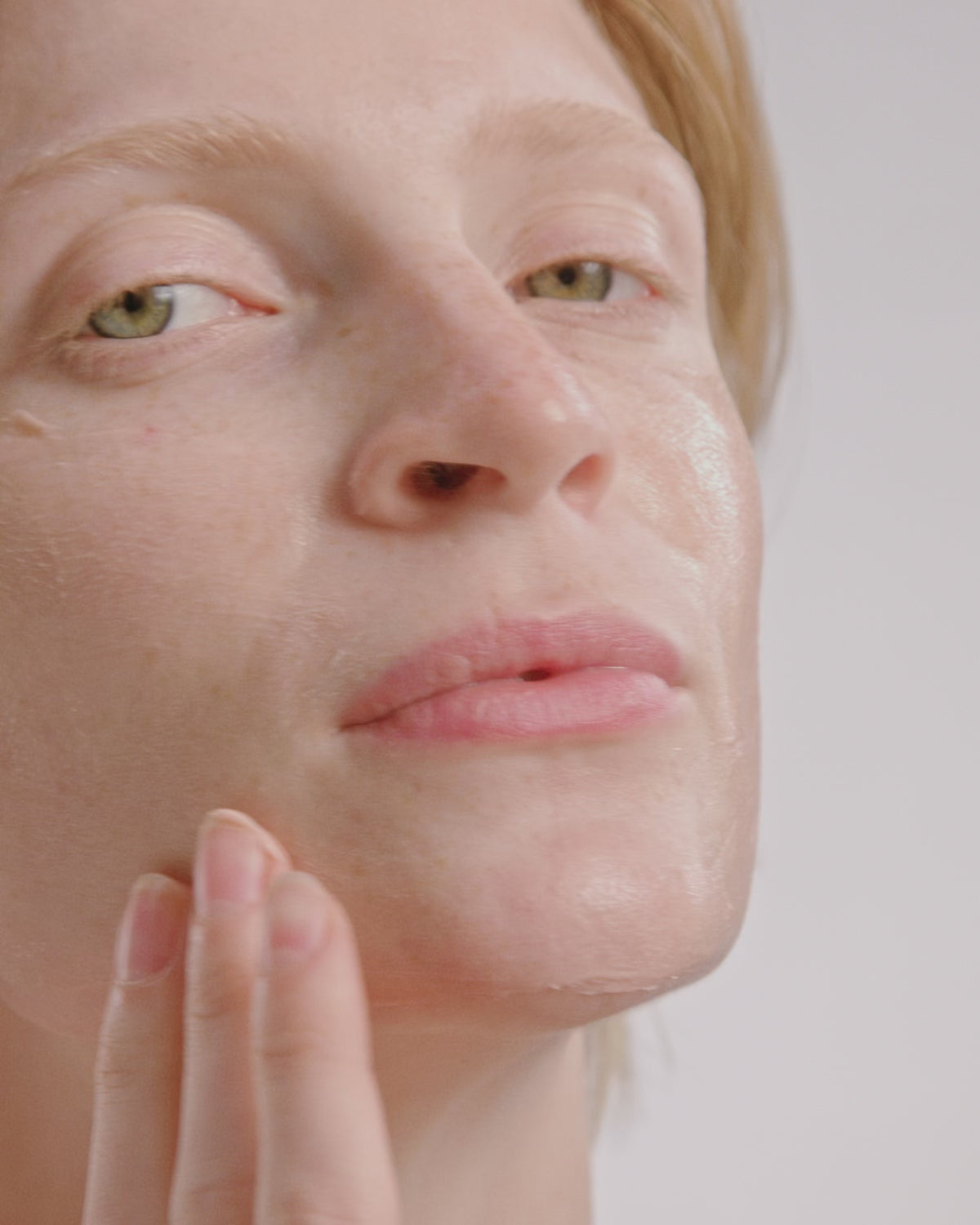 Carica video: sos-hydra-recharge-cream-video
