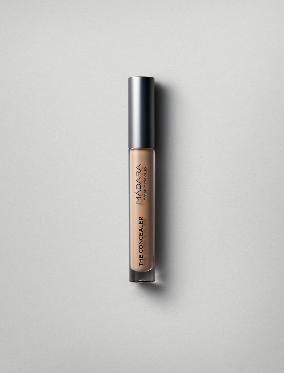 The Concealer Luminous Perfecting Concealer: ALMOND 45